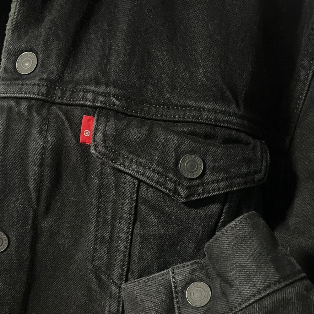 Men's Levi’s Black Denim Jacket - Picture 3 of 9